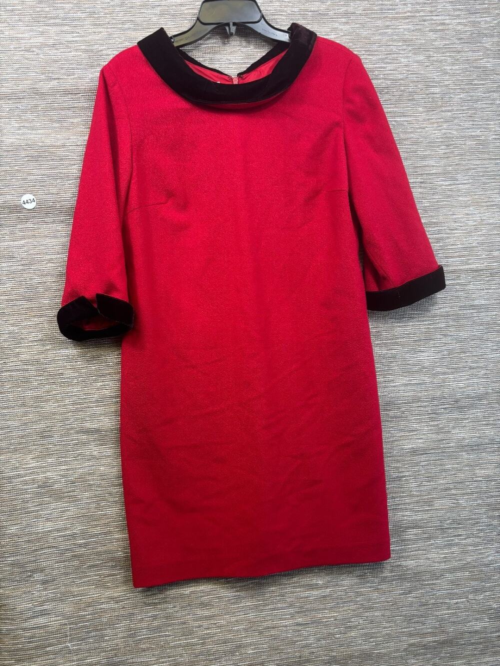 Talbots Classic 100% Wool Shift Dress w Black Velvet Collar Cuffs Size 14P Red